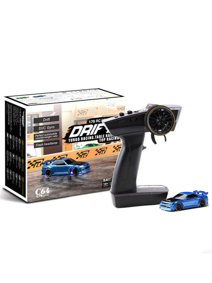 1:76 RC Drift Auto C64 – Ferngesteuertes Driftfahrzeug für Kinder, Jugendliche und Erwachsene, Turbo Racing, Tischrennen, Top Racing