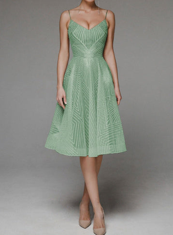 Anna – Sommerliches Trägerkleid mit Stickerei