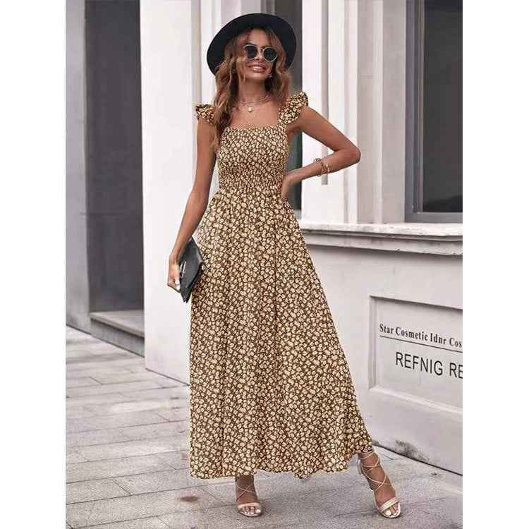 Shirley – Olivgrünes Blumenkleid mit quadratischem Kragen und Rüschensäumen