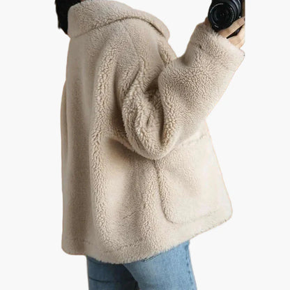 Damen Teddyfell Kurzjacke mit Knöpfen – Modischer Wintermantel für Alltag und Freizeit