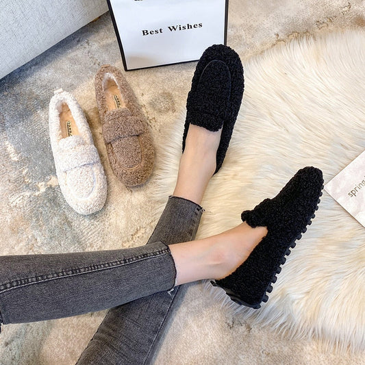 Damen Plüsch-Slipper – Bequeme Haus- und Freizeitschuhe im modernen Look