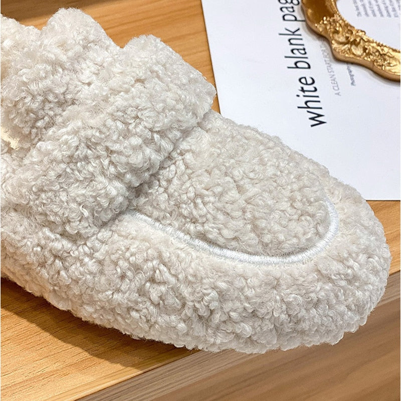 Damen Plüsch-Slipper – Bequeme Haus- und Freizeitschuhe im modernen Look