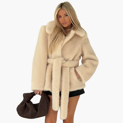 Damen Winterjacke im eleganten Kurzmantel-Stil mit Gürtel – modisch und vielseitig für kalte Tage