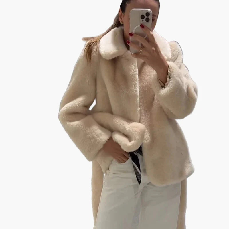 Damen Winterjacke im eleganten Kurzmantel-Stil mit Gürtel – modisch und vielseitig für kalte Tage