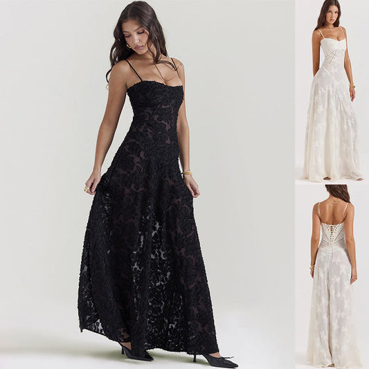 Samantha – Elegantes Sommerkleid mit Spitzenbesatz und trägerlosem Kragen
