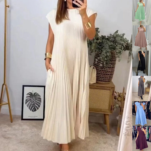 Jade – Kurzes, gefältetes Sommerkleid mit Rundhalsausschnitt