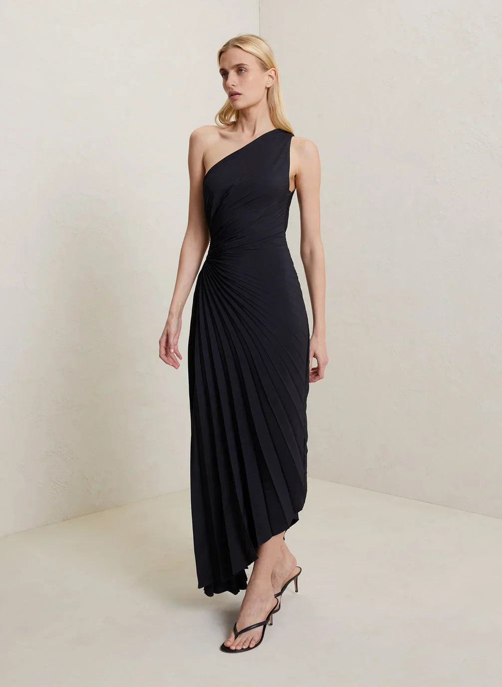 Leonie - One-Shoulder-Maxikleid