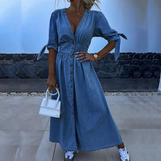 Georgia– Denim Maxi-Schlitzkleid mit V-Ausschnitt